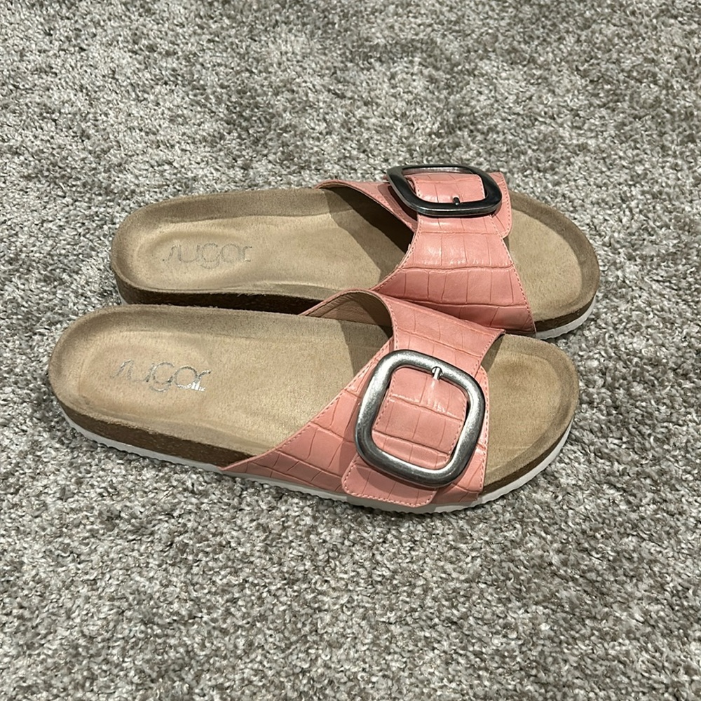 Sugar size 7 pink slides.
